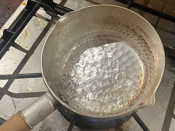 塩が固着したベアリングをお湯で溶かす試み