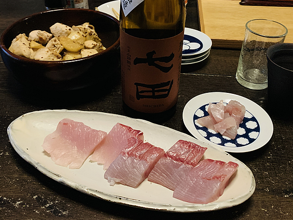 日本酒と熟成カンパチの刺身