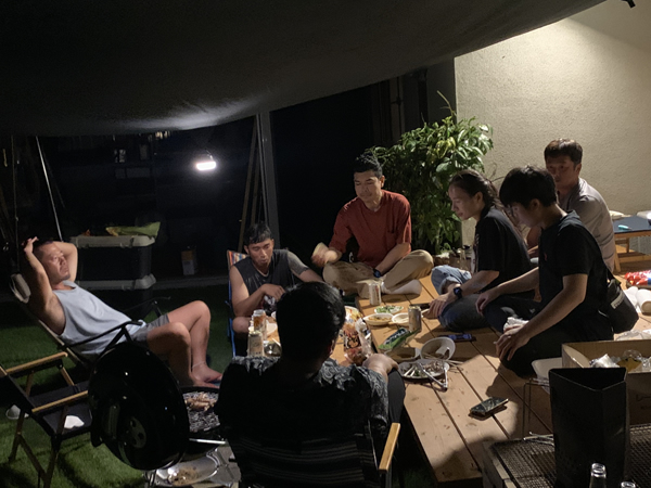 夜はBBQ